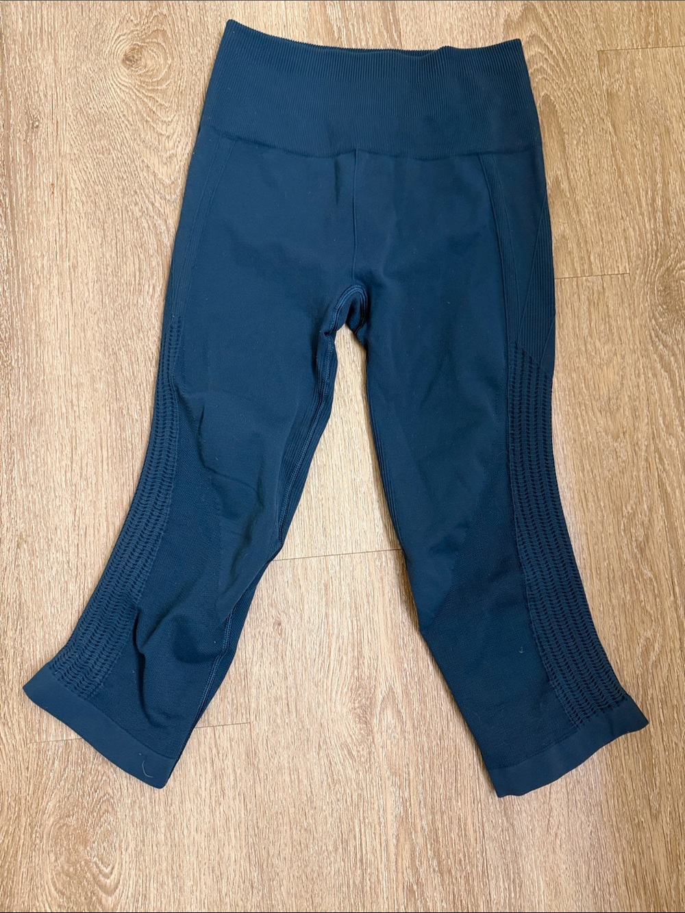 Lululemon Teal Seam-Detail Stretch Capri Leggings